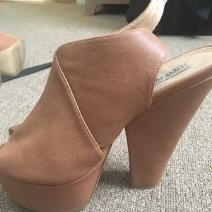 Steve Madden Tan Wedges